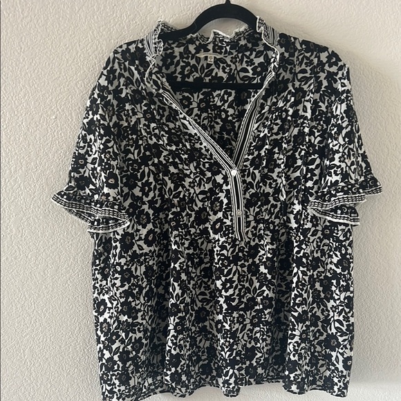 Men's Black and White Floral Shirt - Picture 1 of 15
